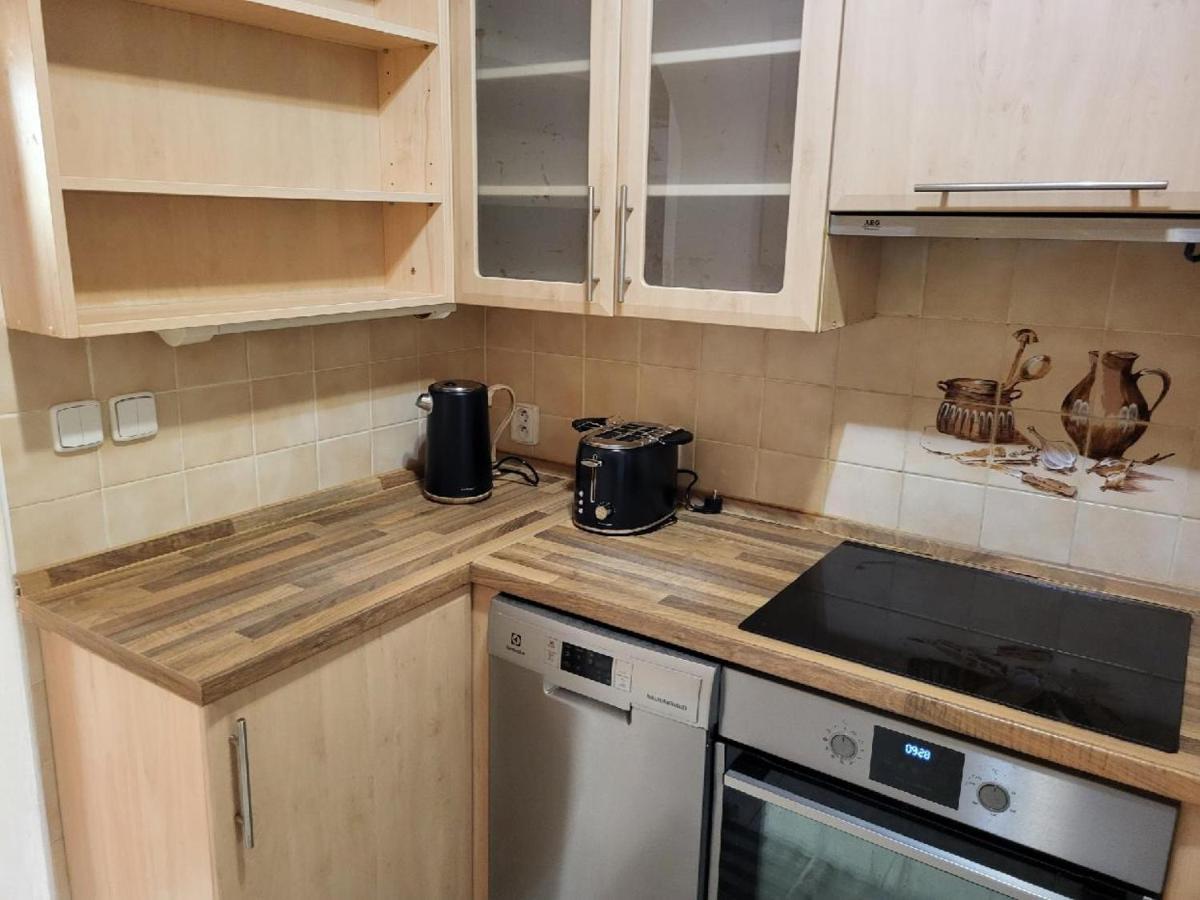 Sunflower Prague Apartments And Suites Екстер'єр фото