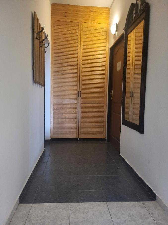 Sunflower Prague Apartments And Suites Екстер'єр фото