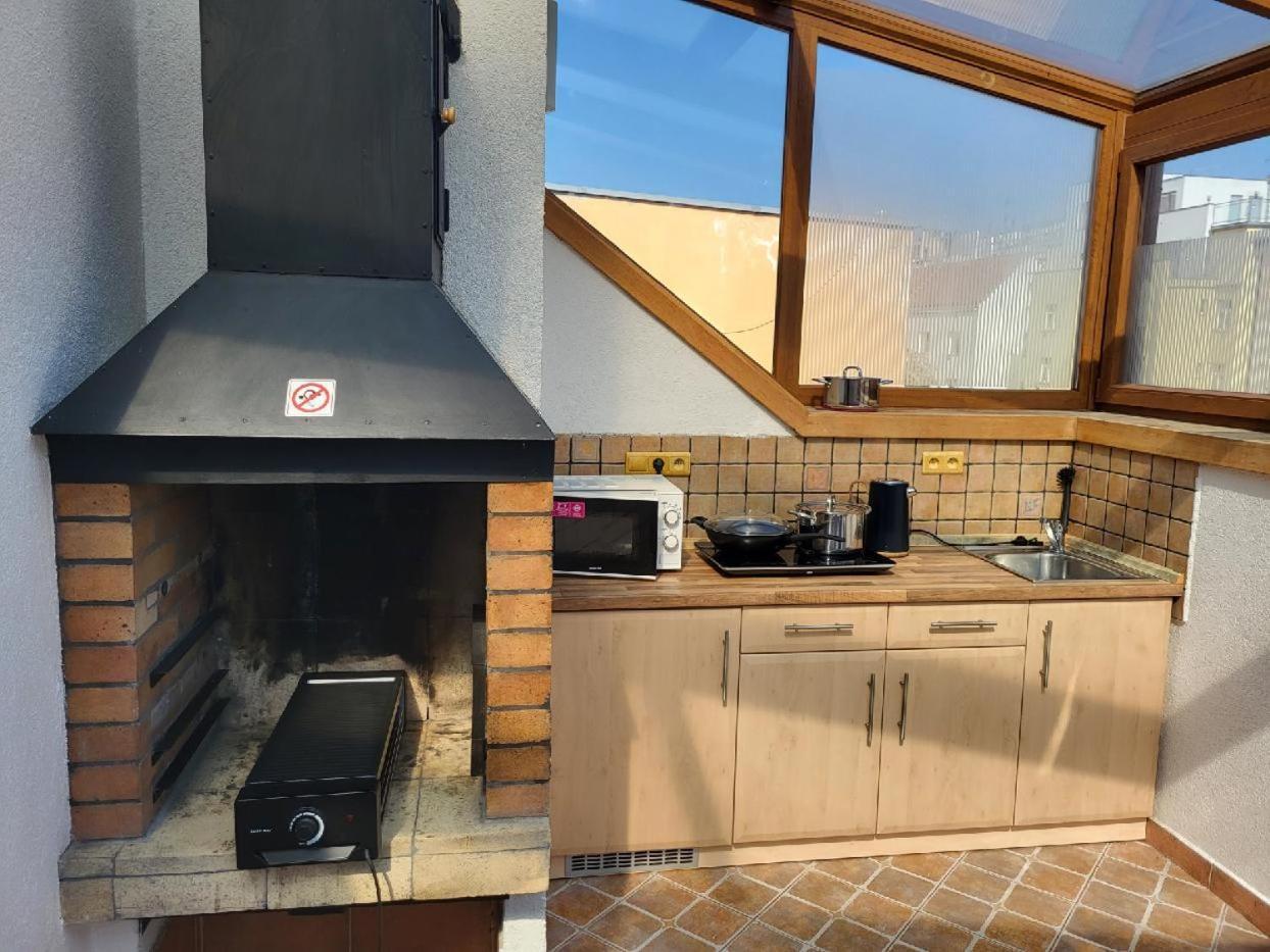 Sunflower Prague Apartments And Suites Екстер'єр фото