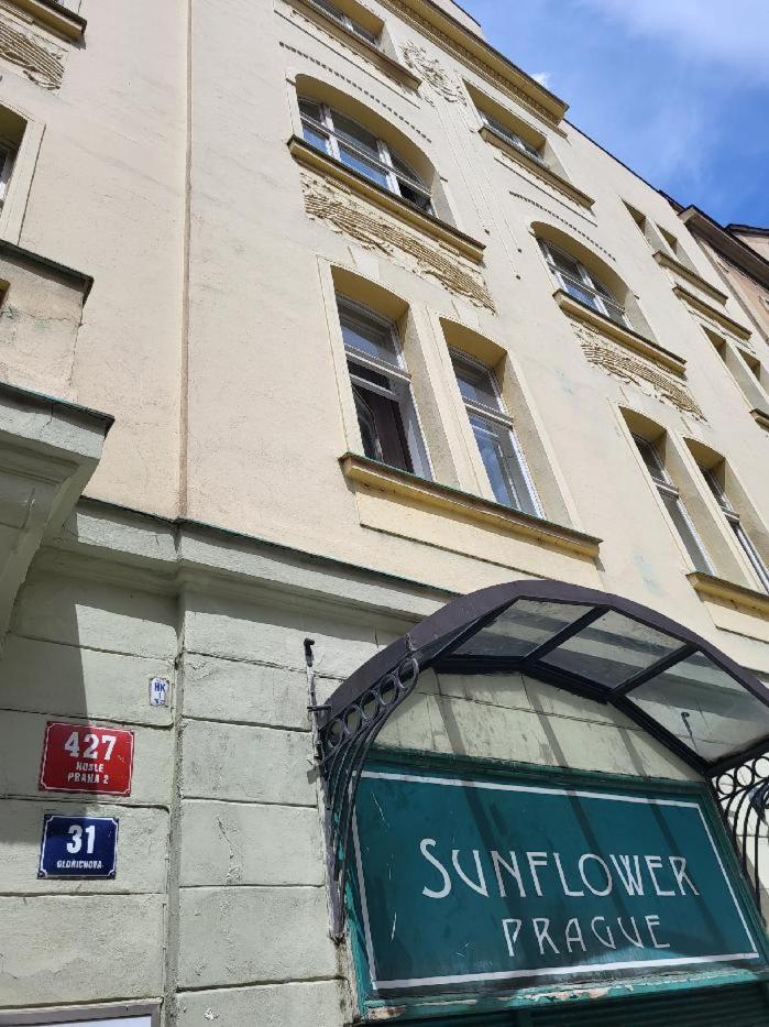 Sunflower Prague Apartments And Suites Екстер'єр фото